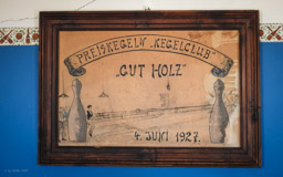 es gab  eine Kegelbahn, ein Theater